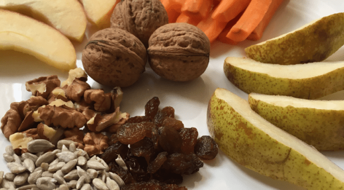 Szybka i zdrowa przekąska: owoce, warzywa, orzechy
