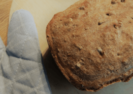 Chleb pełnoziarnisty ze słonecznikiem