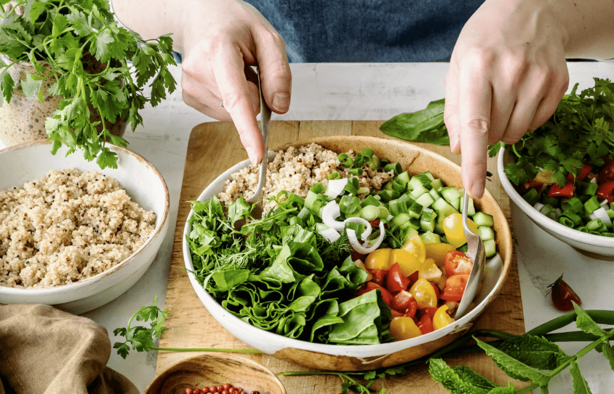 Dieta bez mięsa – jak zbilansować jadłospis, aby uniknąć niedoborów