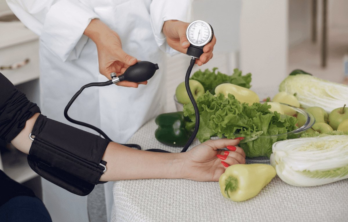 Dieta na nadciśnienie – jak jeść, aby obniżyć ciśnienie tętnicze?
