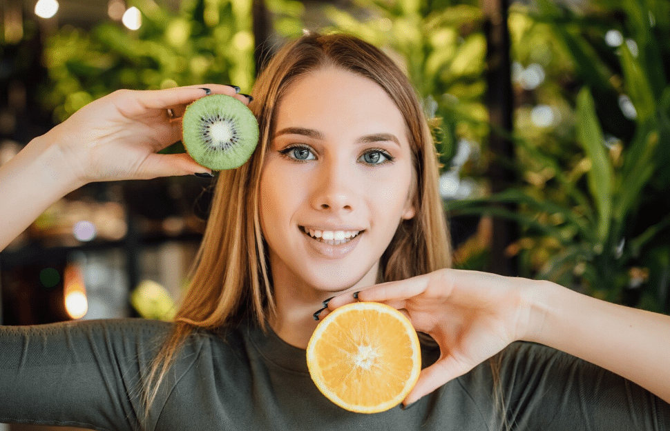 Promienna cera na talerzu – dieta dla naturalnego blasku skóry