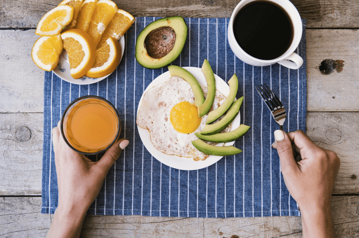 Zacznij dzień z energią – zbilansowane śniadanie dla pełni sił